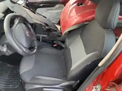 Veículo de Sucata citroen c3 attraction do ano 2001 alimentado zm01