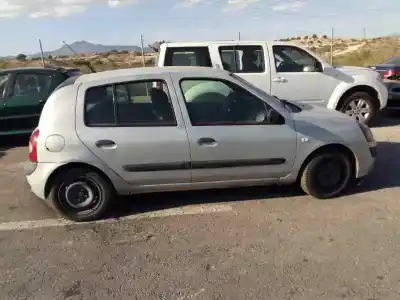 Здавання транспортного засобу renault clio ii fase ii (b/cb0) base authentique 82 cv / 60 kw року 2003 потужний 
