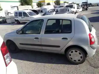 Здавання транспортного засобу renault clio ii fase ii (b/cb0) base authentique 82 cv / 60 kw року 2003 потужний 