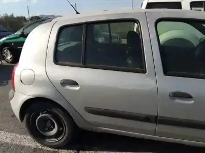 Здавання транспортного засобу renault clio ii fase ii (b/cb0) base authentique 82 cv / 60 kw року 2003 потужний 