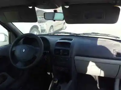 Здавання транспортного засобу renault clio ii fase ii (b/cb0) base authentique 82 cv / 60 kw року 2003 потужний 