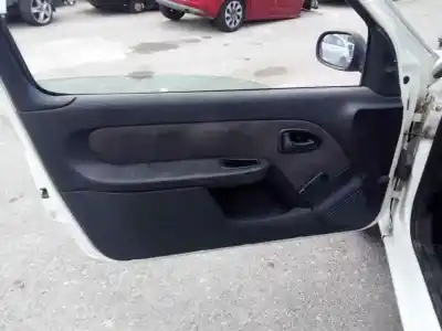 Здавання транспортного засобу renault clio ii fase ii (b/cb0) societe generique року 2004 потужний 