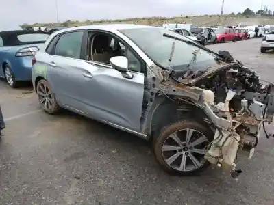 Véhicule à la ferraille citroen c4 lim. business de l'année 2001 alimenté bh02