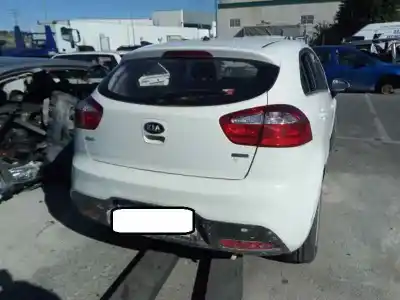 Veículo de Sucata KIA RIO Concept do ano 2014 alimentado D4FC