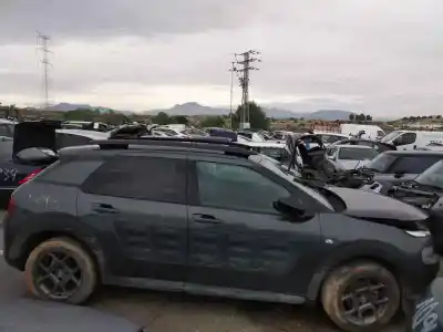 Veículo de Sucata citroen c4 cactus feel do ano 2001 alimentado 9h02