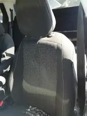 Здавання транспортного засобу peugeot 308 sw ii (lc_, lj_, lr_, lx_, l4_) 1.6 bluehdi 120 року 2001 потужний bhz