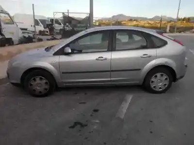 Veículo de Sucata ford focus berlina (cap) ambiente (d) do ano 2006 alimentado hwda
