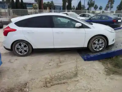 Sloopvoertuig ford focus lim. (cb8) ambiente van het jaar 2001 aangedreven t3db