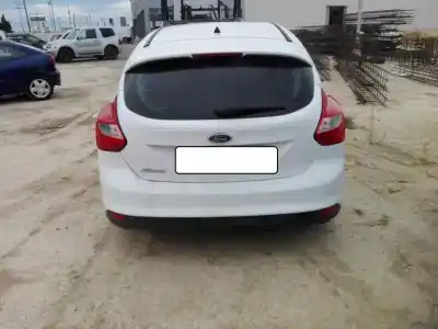 Sloopvoertuig ford focus lim. (cb8) ambiente van het jaar 2001 aangedreven t3db