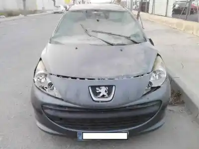 Veículo de Sucata peugeot 207 confort do ano 2001 alimentado kfv