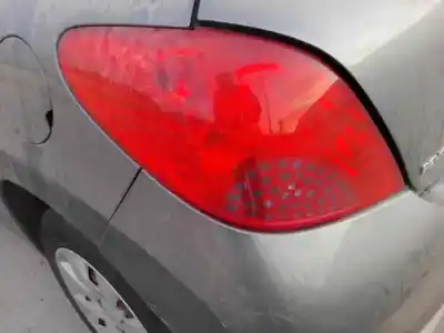 Veículo de Sucata peugeot 207 confort do ano 2001 alimentado kfv