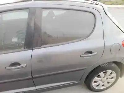 Veículo de Sucata peugeot 207 confort do ano 2001 alimentado kfv