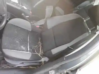 Veículo de Sucata peugeot 207 confort do ano 2001 alimentado kfv