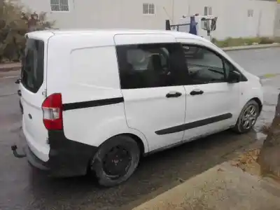 Véhicule à la ferraille FORD TOURNEO COURIER (C4A) Ambiente de l'année 2001 alimenté XUCD