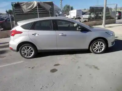 Vehicul casat ford focus lim. black&red al anului 2001 alimentat m1dd