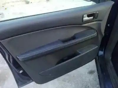 Здавання транспортного засобу ford c-max (cb3) ambiente року 2001 потужний extranjero