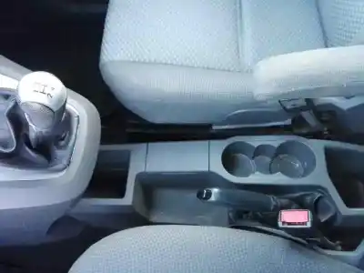 Здавання транспортного засобу ford c-max (cb3) ambiente року 2001 потужний extranjero