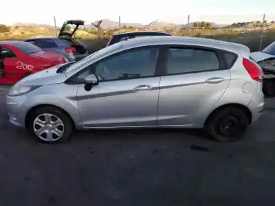 Veículo de Sucata ford fiesta (cb1) ghia do ano 2001 alimentado f6jd