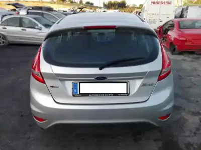 Veículo de Sucata ford fiesta (cb1) ghia do ano 2001 alimentado f6jd