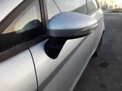 Veículo de Sucata ford fiesta (cb1) ghia do ano 2001 alimentado f6jd