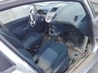 Veículo de Sucata ford fiesta (cb1) ghia do ano 2001 alimentado f6jd