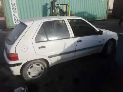 Veicolo di demolizione peugeot 106 (s2) kid dell'anno 2001 alimentato hfxtu1jp