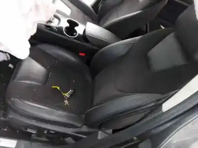 Veículo de Sucata ford mondeo turn. business edition 180 cv / 132 kw do ano 2001 alimentado t8cc