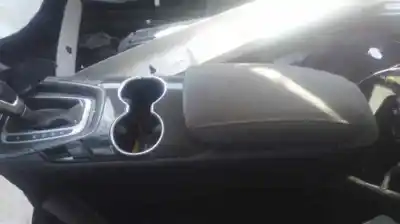 Veículo de Sucata ford mondeo turn. business edition 180 cv / 132 kw do ano 2001 alimentado t8cc