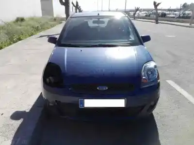 Veicolo di demolizione ford fiesta (cbk) ambiente dell'anno 2001 alimentato f6jb