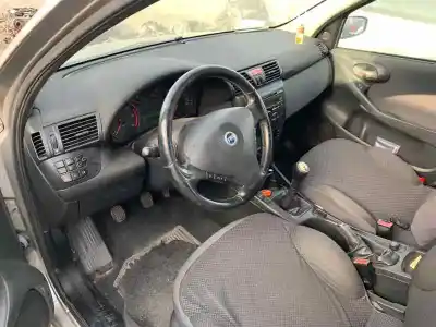 Veicolo di demolizione fiat stilo (192) 1.9 jtd cat dell'anno 2003 alimentato 192a1000