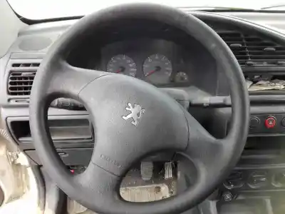 Veicolo di demolizione peugeot partner (s1) break dell'anno 2001 alimentato wjy