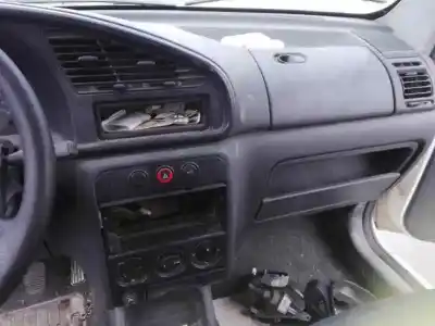 Veicolo di demolizione peugeot partner (s1) break dell'anno 2001 alimentato wjy