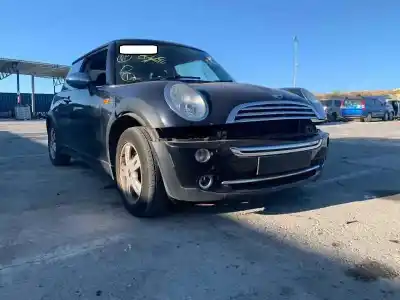 Scrapping Vehicle mini mini (r50, r53) cooper of the year 2001 powered w10b16a
