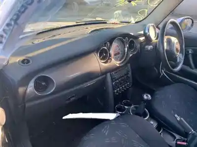 Scrapping Vehicle mini mini (r50, r53) cooper of the year 2001 powered w10b16a