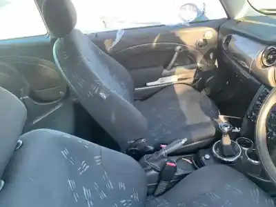 Scrapping Vehicle mini mini (r50, r53) cooper of the year 2001 powered w10b16a