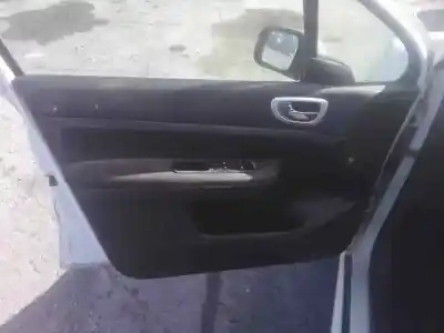 Veículo de Sucata peugeot 307 (s1) xr do ano 2003 alimentado rhy