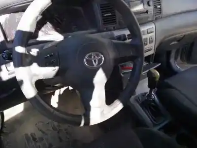 Veículo de Sucata toyota corolla (_e12_) 1.4 d (nde120_) do ano 2006 alimentado d-1nd