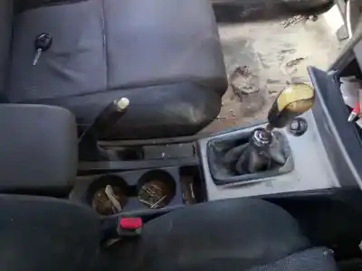 Veículo de Sucata toyota corolla (_e12_) 1.4 d (nde120_) do ano 2006 alimentado d-1nd