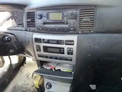 Veículo de Sucata toyota corolla (_e12_) 1.4 d (nde120_) do ano 2006 alimentado d-1nd