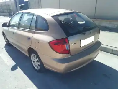 Veículo de Sucata kia rio ipanema berlina do ano 2004 alimentado ga3d