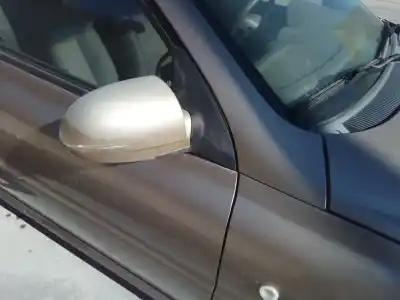 Veículo de Sucata kia rio ipanema berlina do ano 2004 alimentado ga3d