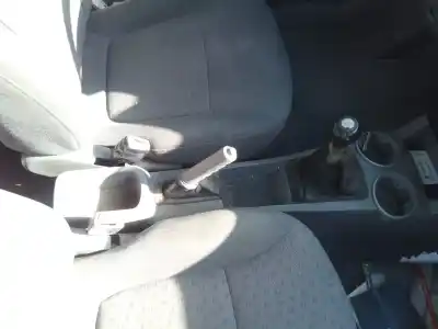 Veículo de Sucata kia rio ipanema berlina do ano 2004 alimentado ga3d