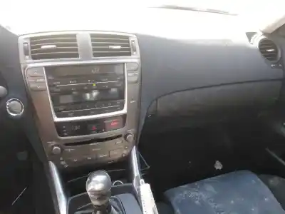 Veículo de Sucata lexus is200 (ds2/is2) 220d do ano 2008 alimentado 24d-fhv