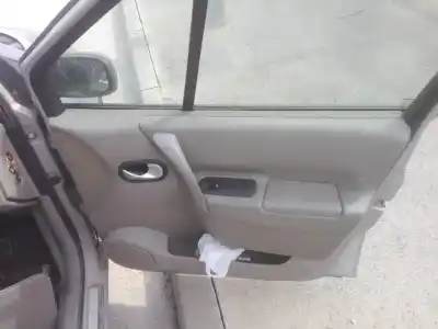 Утилизация автомобиля RENAULT SCENIC II Authentique 120 CV / 88 KW года 2004 питание F9Q812
