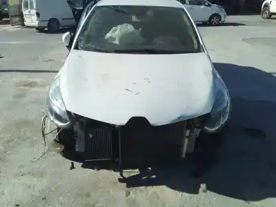 Veículo de Sucata renault clio iv zen do ano 2001 alimentado k9k e6