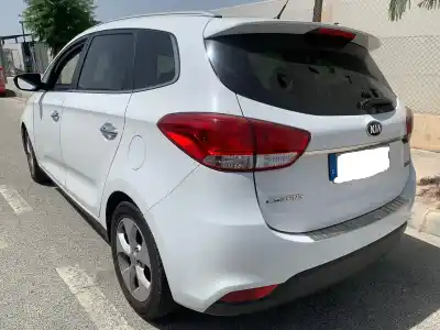 Véhicule à la ferraille kia carens iv 1.7 crdi de l'année 2001 alimenté d4fd