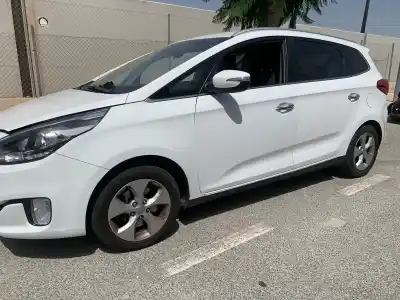 Véhicule à la ferraille kia carens iv 1.7 crdi de l'année 2001 alimenté d4fd