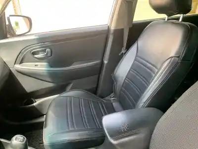 Veículo de Sucata KIA CARENS IV 1.7 CRDI do ano 2001 alimentado D4FD