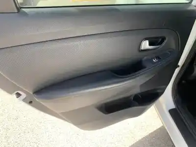 Véhicule à la ferraille kia carens iv 1.7 crdi de l'année 2001 alimenté d4fd