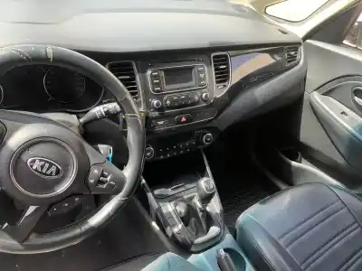 Véhicule à la ferraille kia carens iv 1.7 crdi de l'année 2001 alimenté d4fd